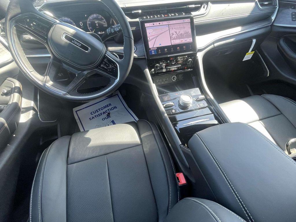 new 2025 Jeep Grand Cherokee car, priced at $54,370