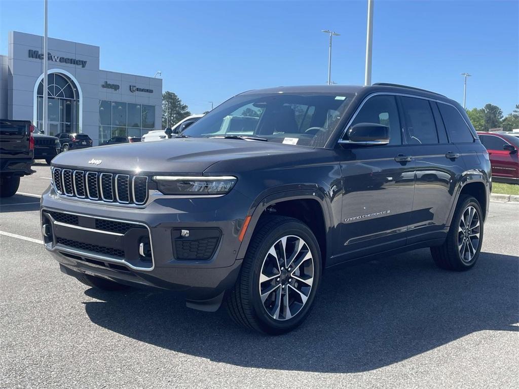 new 2025 Jeep Grand Cherokee car, priced at $53,370