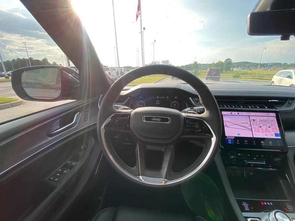 new 2025 Jeep Grand Cherokee car, priced at $50,870