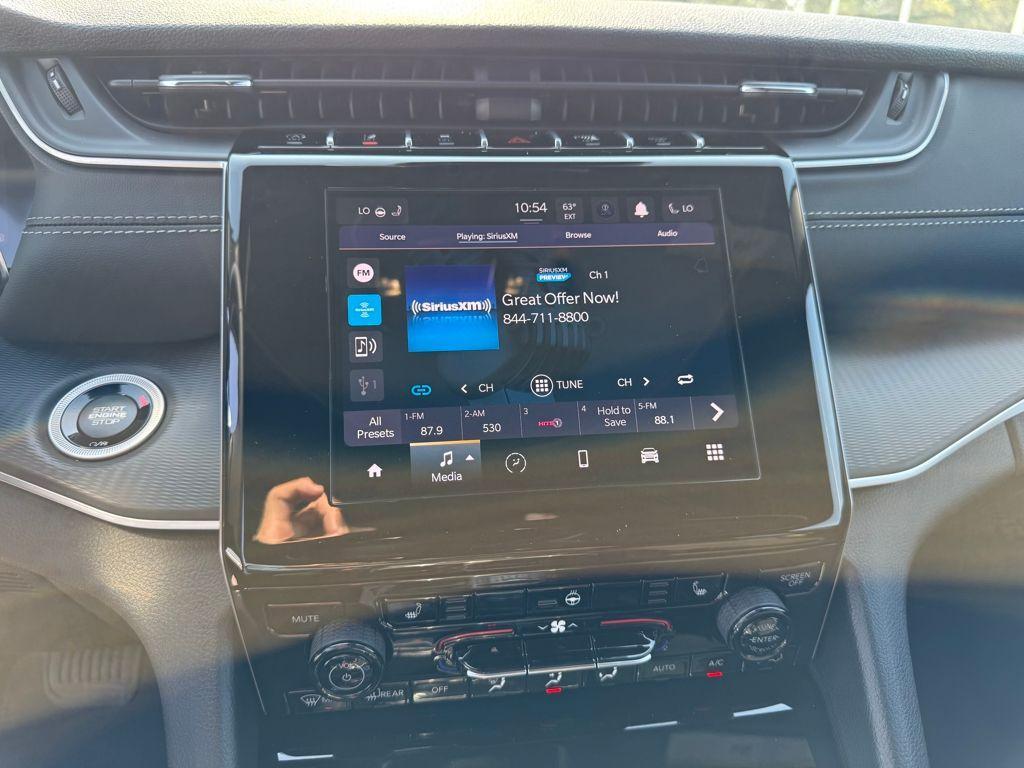 new 2025 Jeep Grand Cherokee car, priced at $33,625