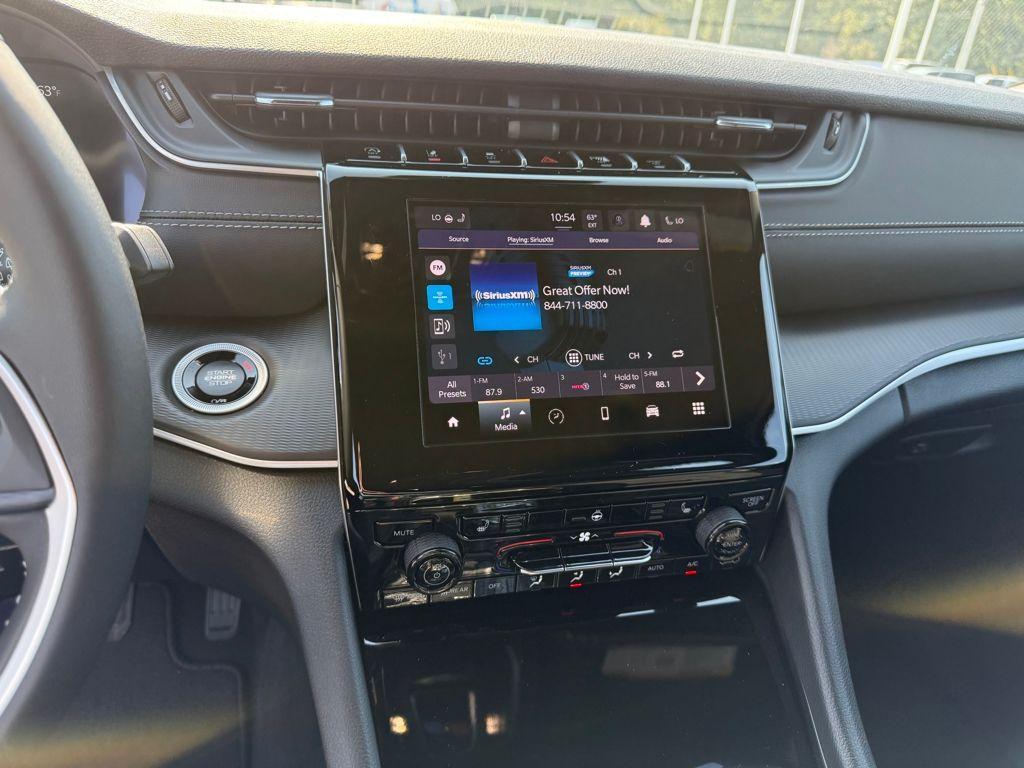 new 2025 Jeep Grand Cherokee car, priced at $33,625