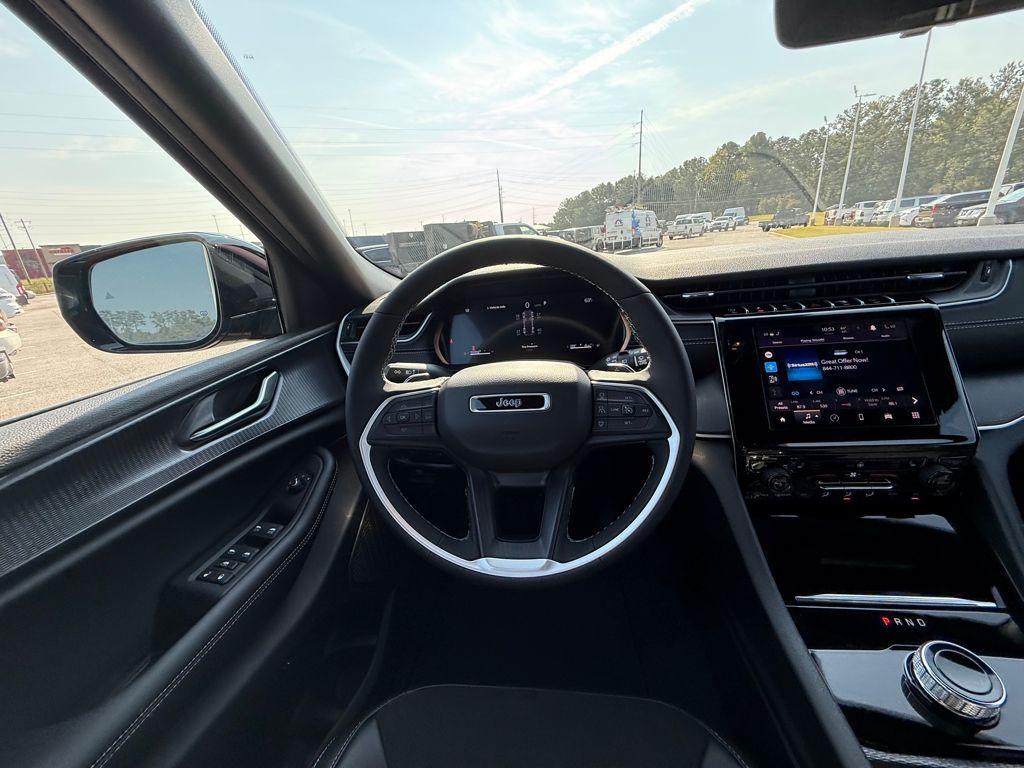 new 2025 Jeep Grand Cherokee car, priced at $33,625