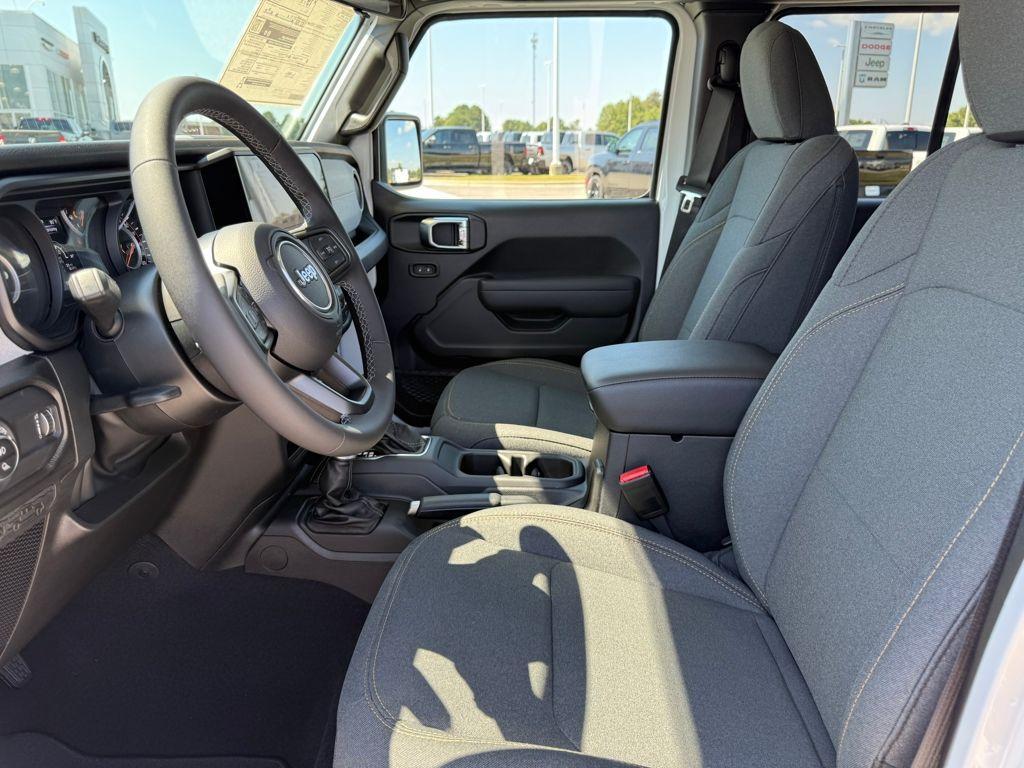 new 2025 Jeep Gladiator car, priced at $39,390