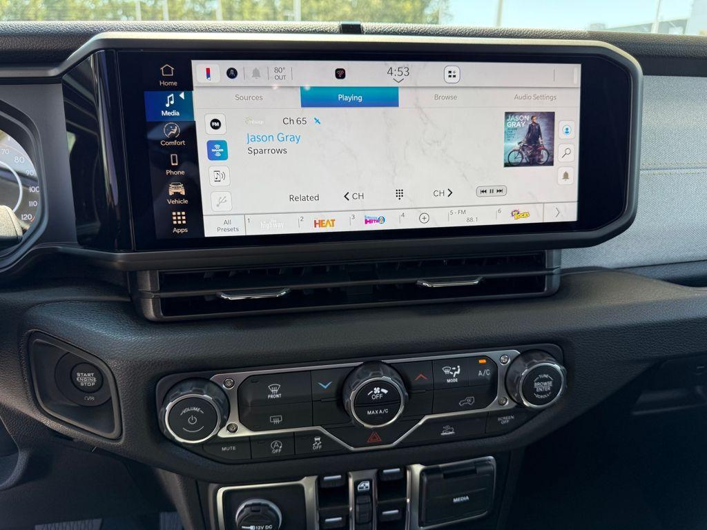 new 2025 Jeep Gladiator car, priced at $39,390