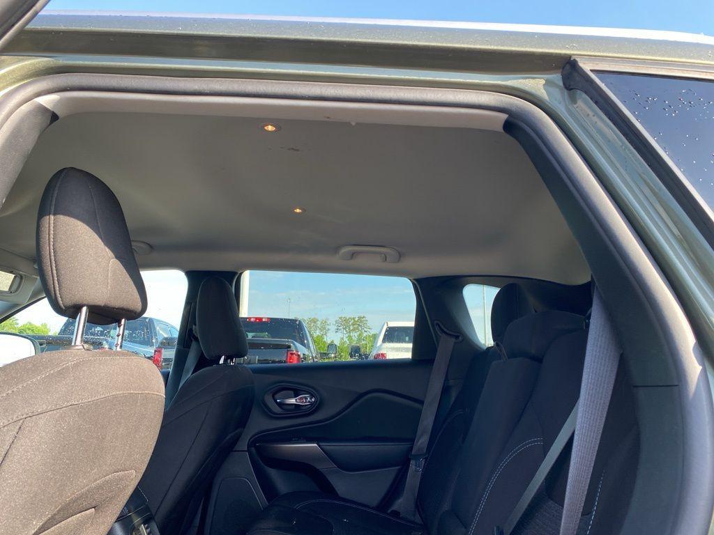 used 2021 Jeep Cherokee car