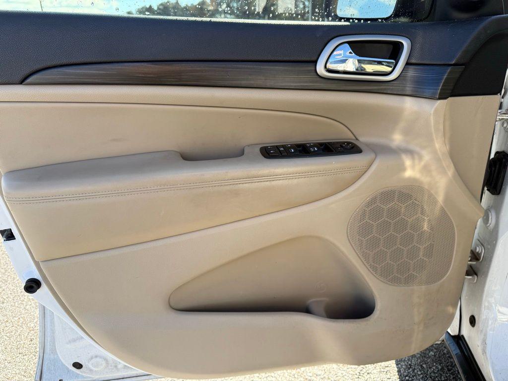 used 2019 Jeep Grand Cherokee car, priced at $16,824