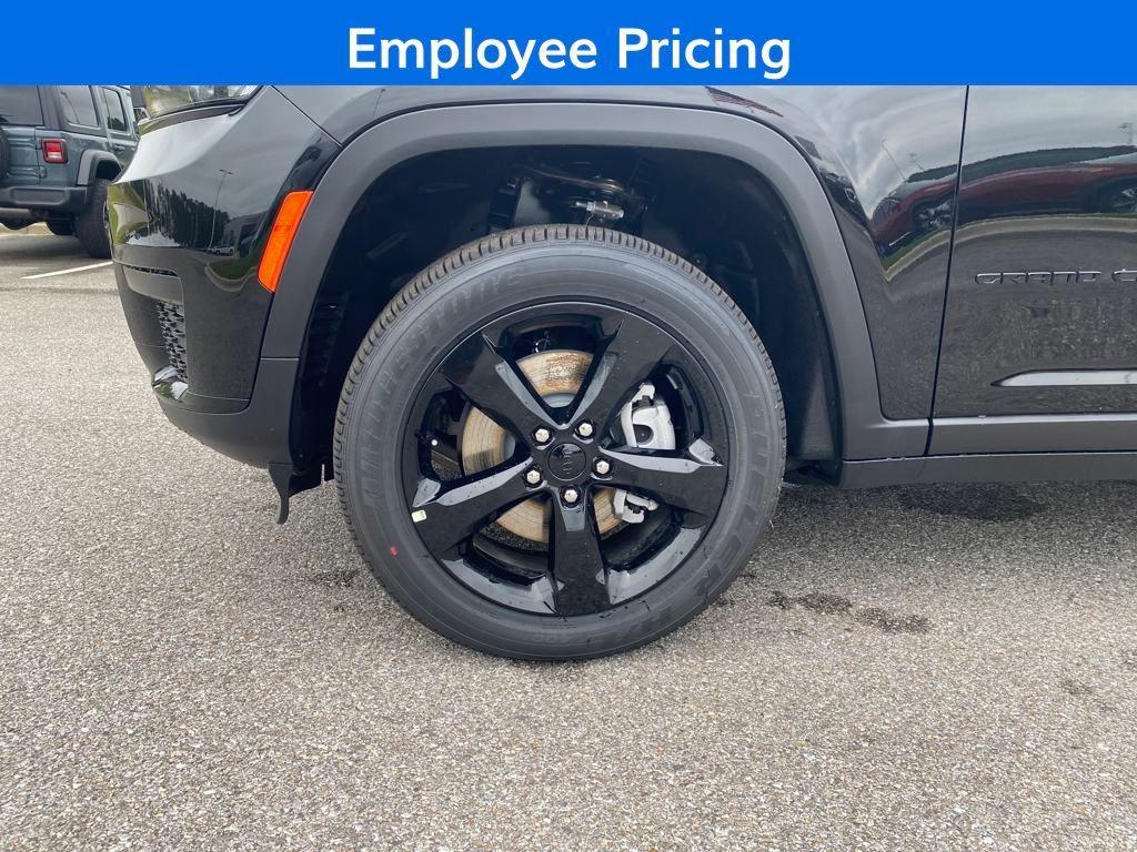 new 2025 Jeep Grand Cherokee L car, priced at $39,375