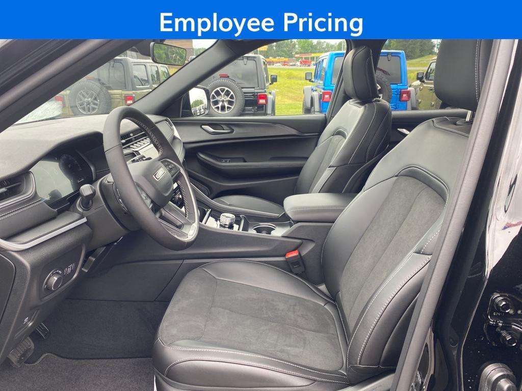 new 2025 Jeep Grand Cherokee L car, priced at $39,375