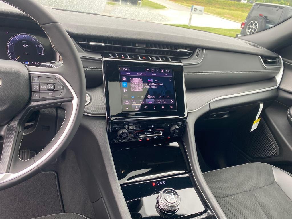 new 2025 Jeep Grand Cherokee L car, priced at $37,125