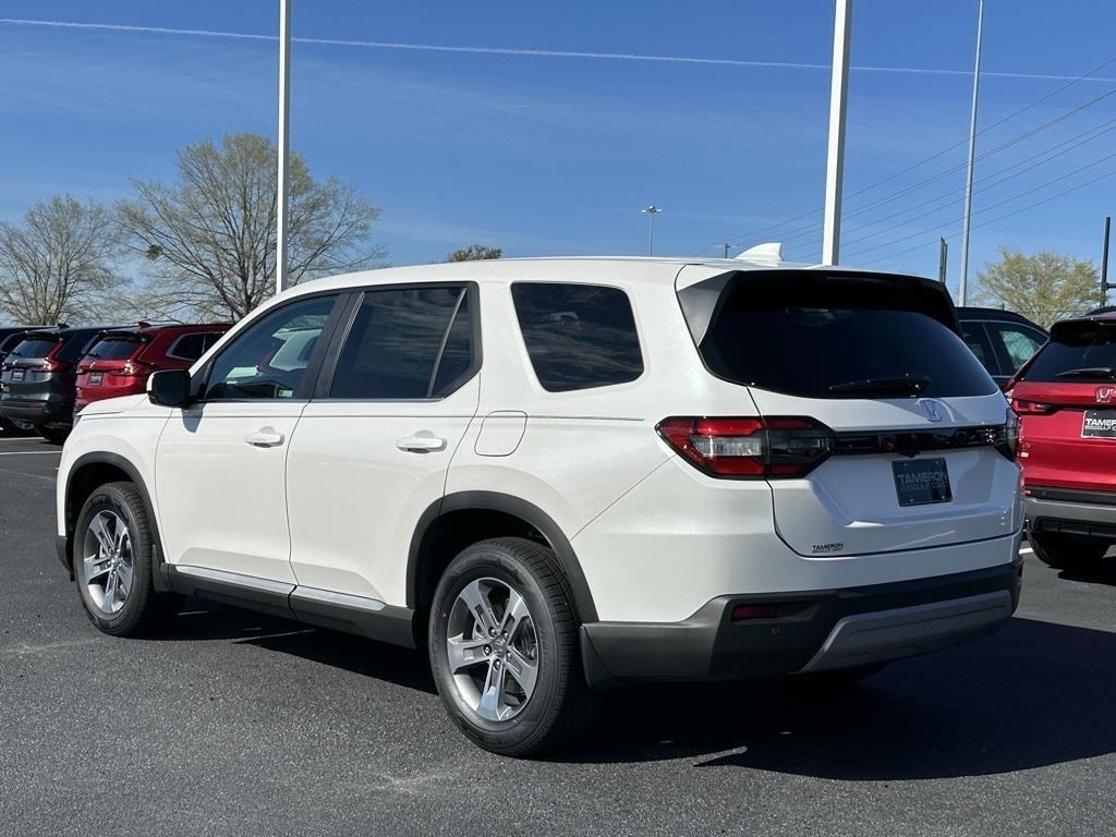 new 2025 Honda Pilot car, priced at $45,350