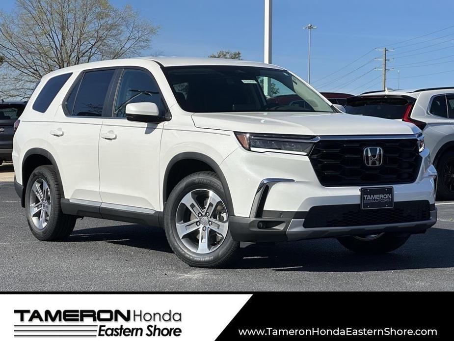 new 2025 Honda Pilot car, priced at $45,350