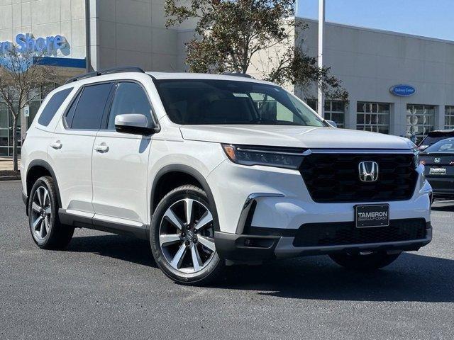 new 2025 Honda Pilot car, priced at $49,350