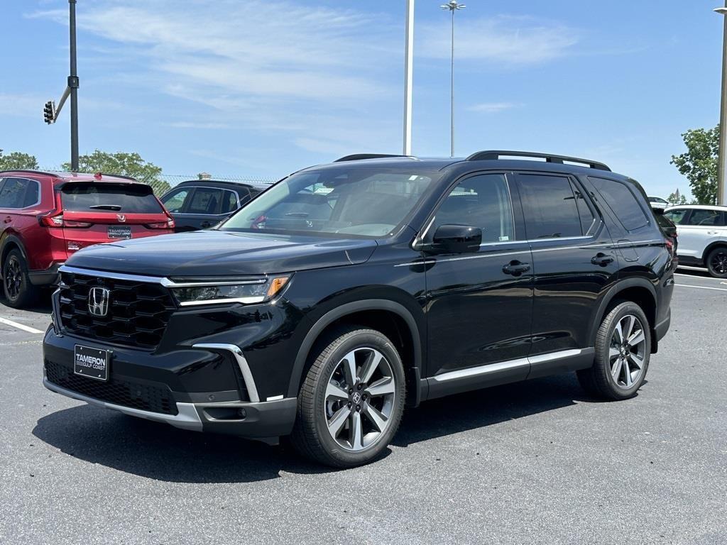 new 2025 Honda Pilot car, priced at $54,475