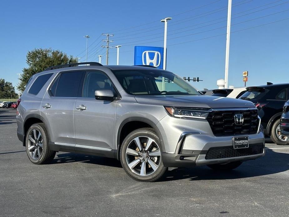 new 2025 Honda Pilot car, priced at $50,995