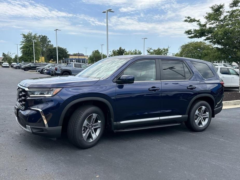 new 2025 Honda Pilot car, priced at $45,625