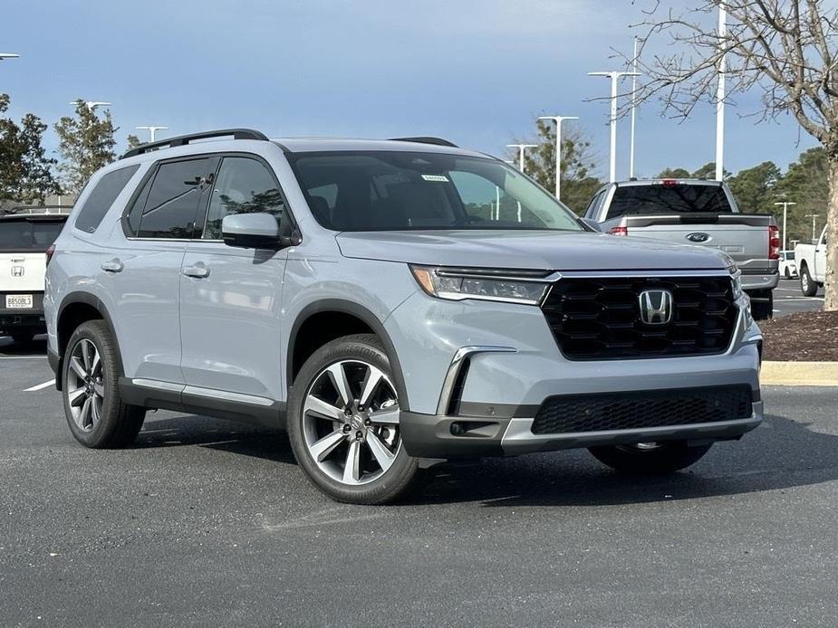 new 2025 Honda Pilot car, priced at $50,340