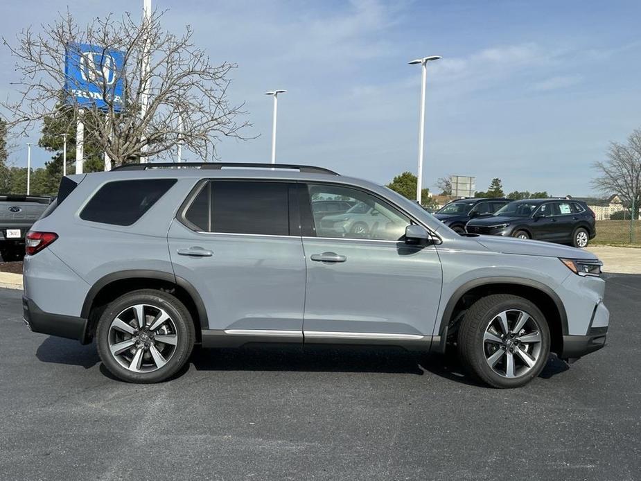 new 2025 Honda Pilot car, priced at $50,340