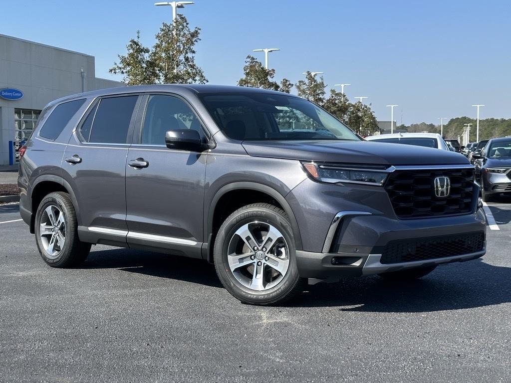 new 2025 Honda Pilot car, priced at $44,895