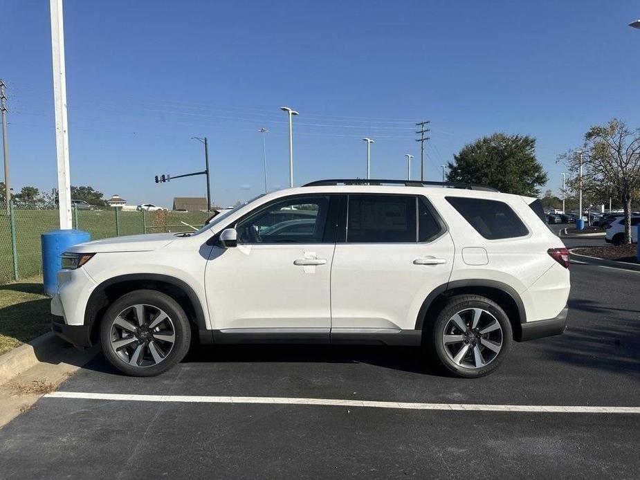 new 2025 Honda Pilot car, priced at $51,070