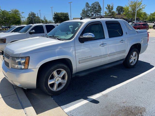 used 2013 Chevrolet Avalanche car, priced at $23,000
