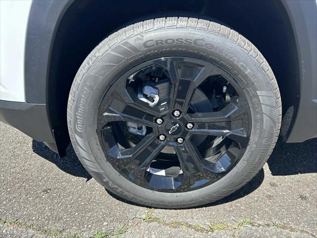 new 2026 Chevrolet Equinox car, priced at $33,090