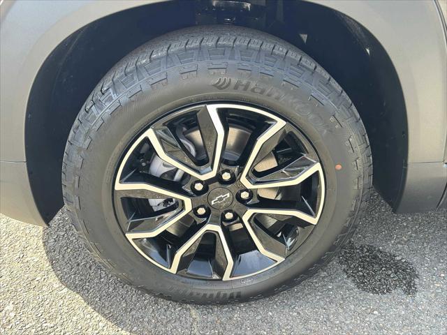 new 2025 Chevrolet TrailBlazer car, priced at $32,230