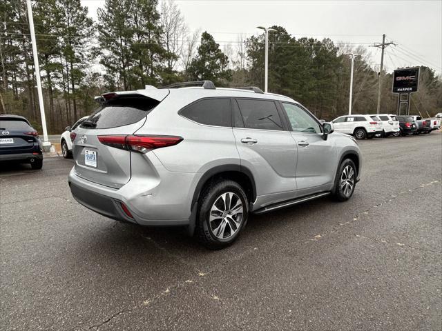 used 2020 Toyota Highlander car, priced at $28,995