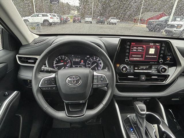 used 2020 Toyota Highlander car, priced at $28,995