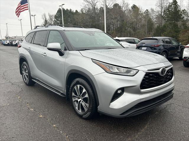 used 2020 Toyota Highlander car, priced at $28,995