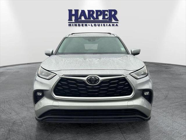 used 2020 Toyota Highlander car, priced at $28,995