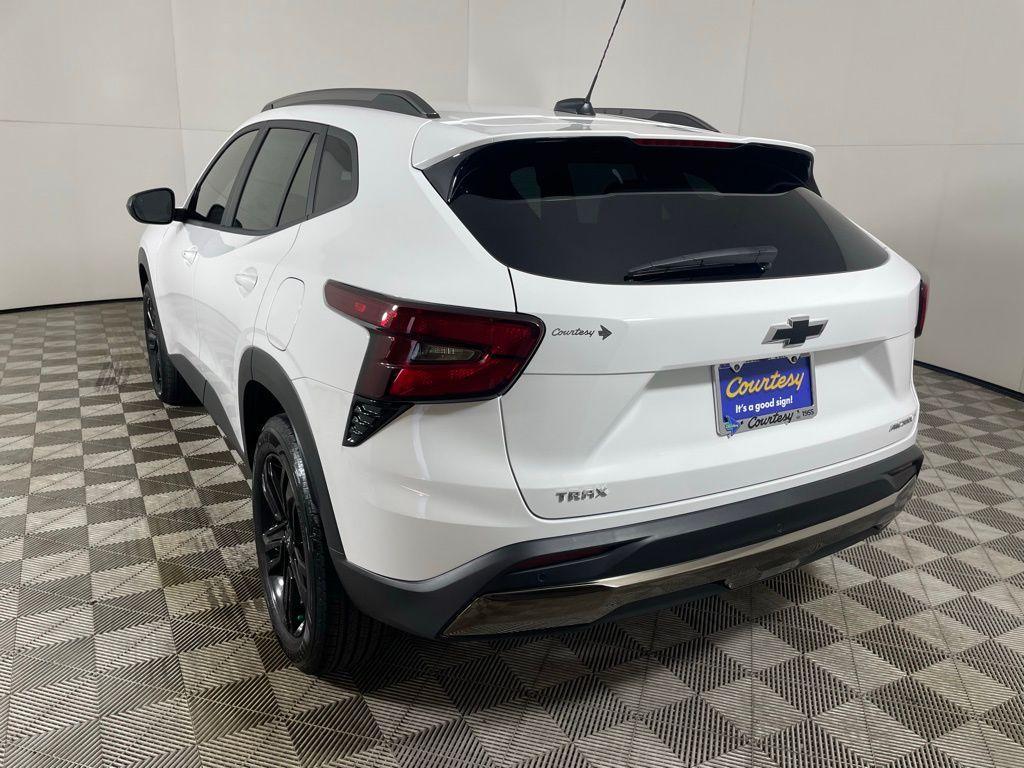 new 2025 Chevrolet Trax car, priced at $23,685