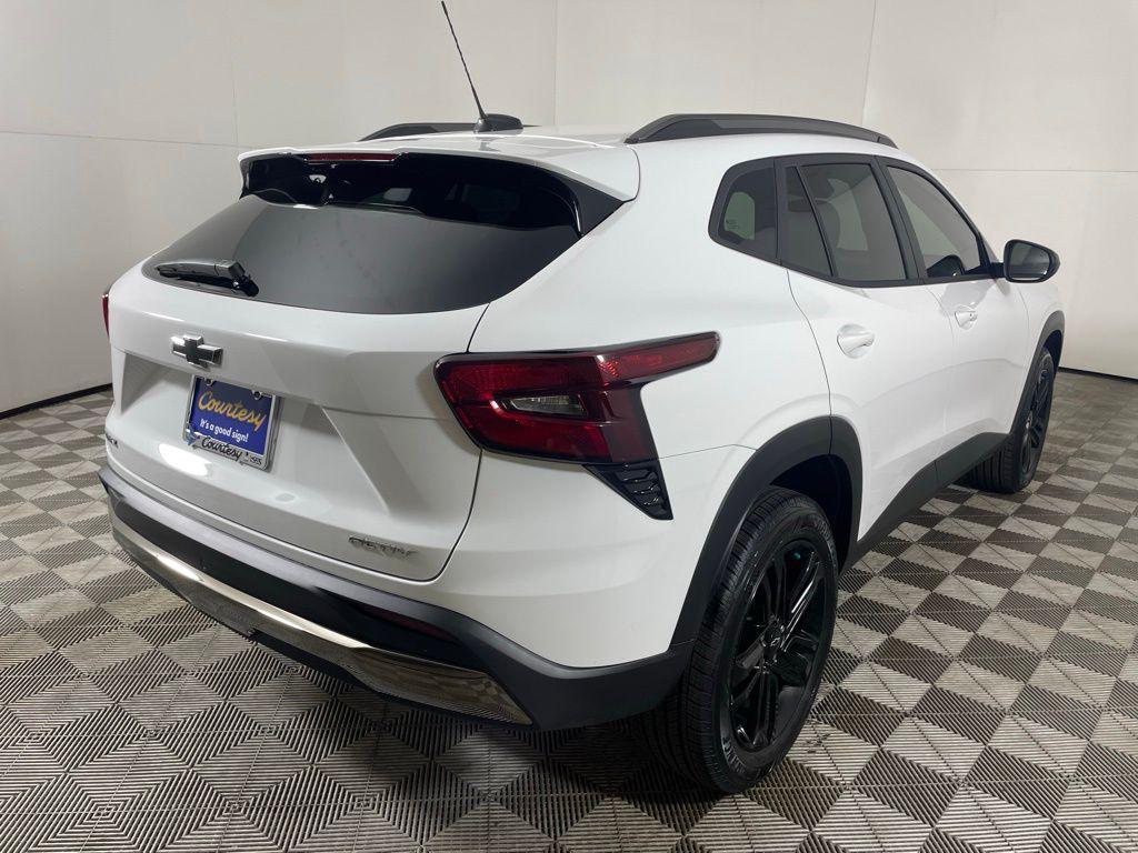 new 2025 Chevrolet Trax car, priced at $23,685