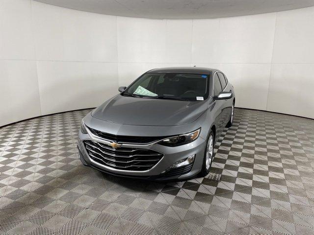 new 2025 Chevrolet Malibu car, priced at $28,115