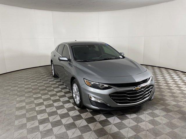 new 2025 Chevrolet Malibu car, priced at $27,619