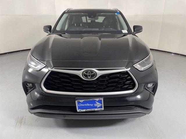 used 2021 Toyota Highlander car, priced at $33,000