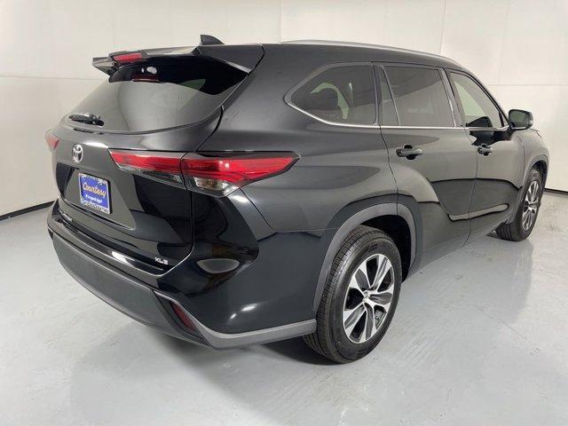 used 2021 Toyota Highlander car, priced at $33,000