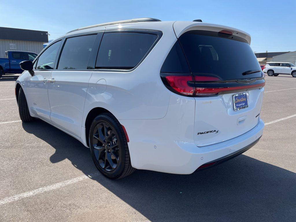 used 2023 Chrysler Pacifica car, priced at $37,900