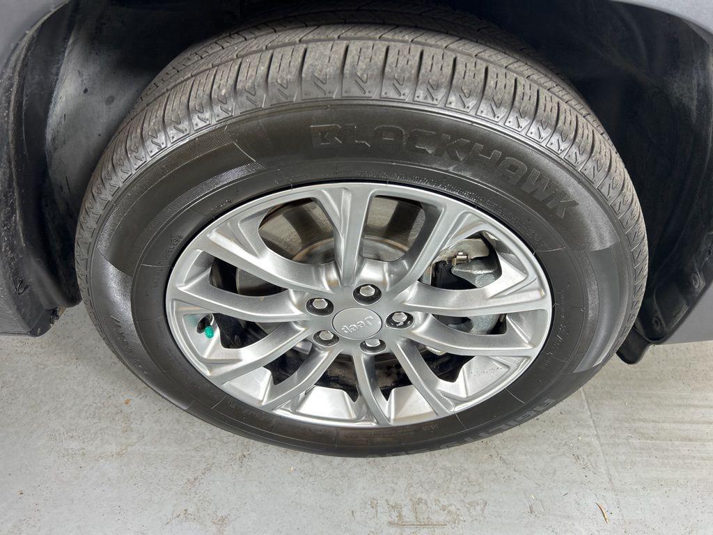 used 2021 Jeep Cherokee car, priced at $19,200