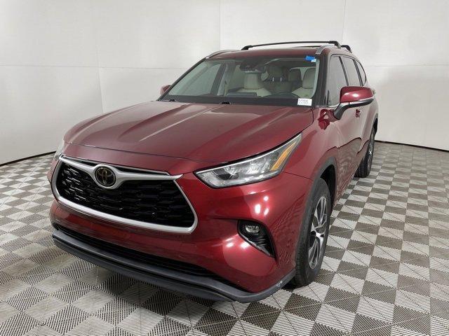 used 2020 Toyota Highlander car, priced at $33,500