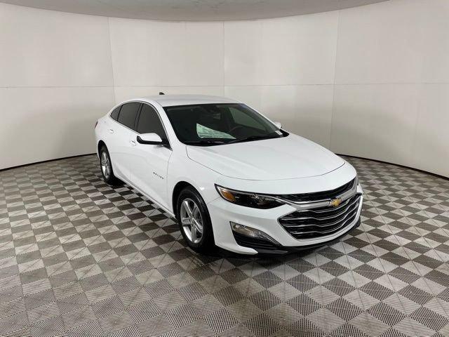 new 2025 Chevrolet Malibu car, priced at $23,495