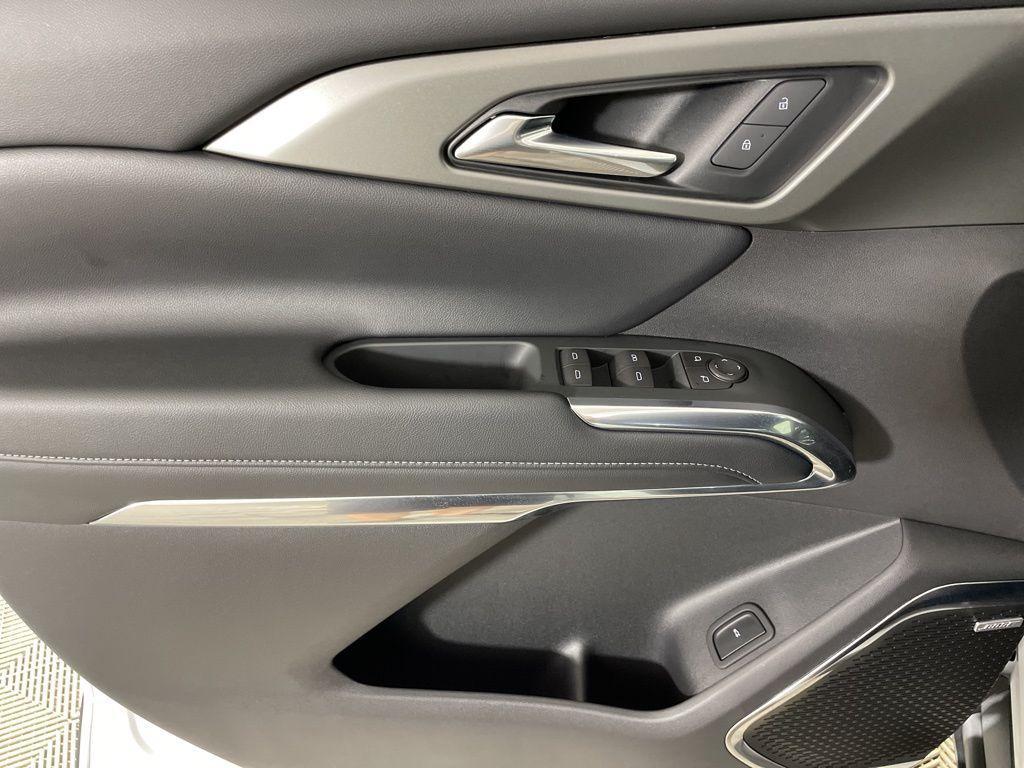new 2025 Chevrolet Traverse car, priced at $45,642