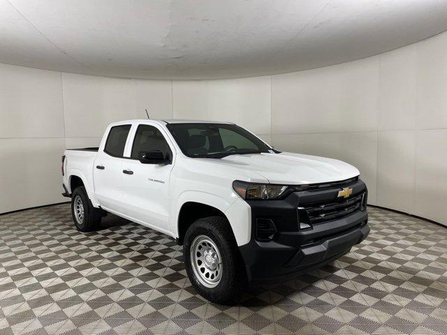 new 2024 Chevrolet Colorado car, priced at $28,640