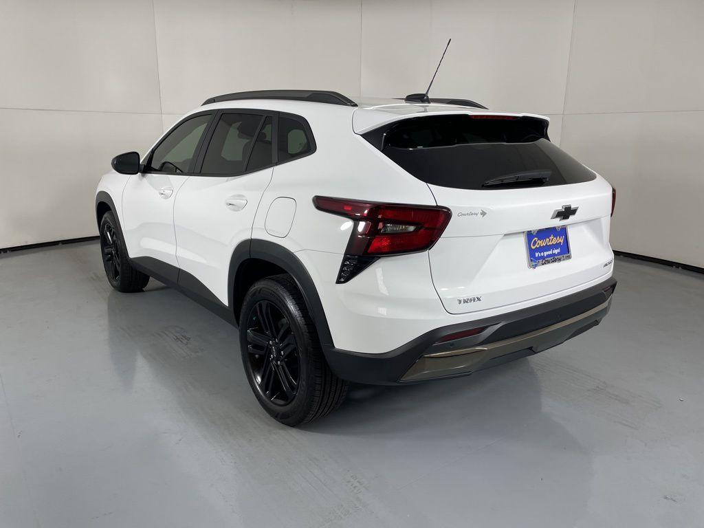 used 2025 Chevrolet Trax car, priced at $26,000