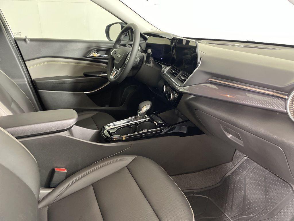 used 2025 Chevrolet Trax car, priced at $26,000