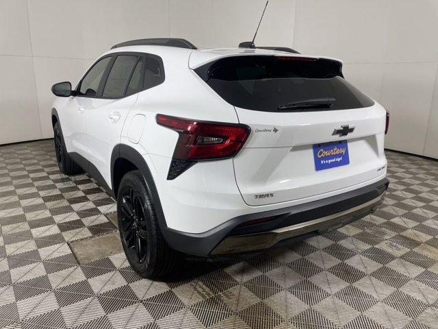 used 2025 Chevrolet Trax car, priced at $26,000