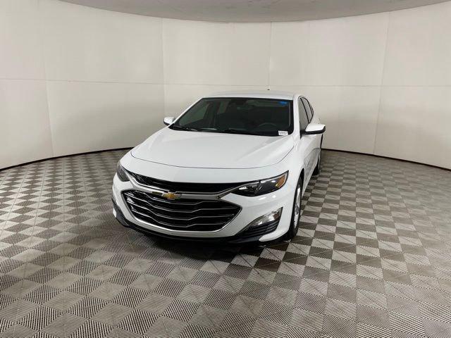 new 2025 Chevrolet Malibu car, priced at $23,495