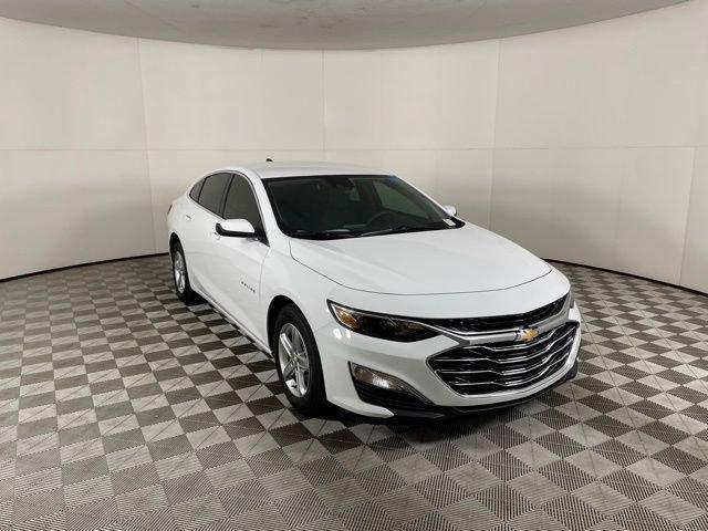 new 2025 Chevrolet Malibu car, priced at $23,495