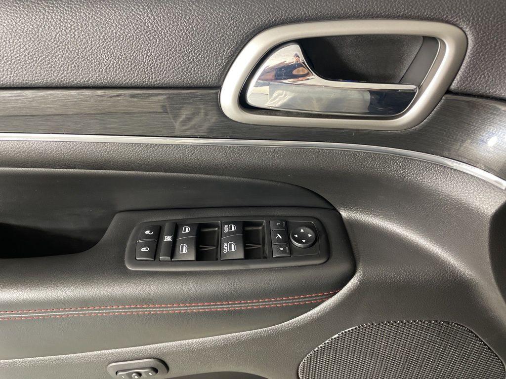 used 2017 Jeep Grand Cherokee car, priced at $15,700