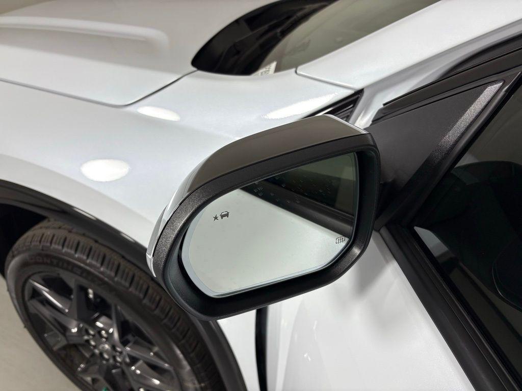 new 2026 Chevrolet Traverse car, priced at $60,014