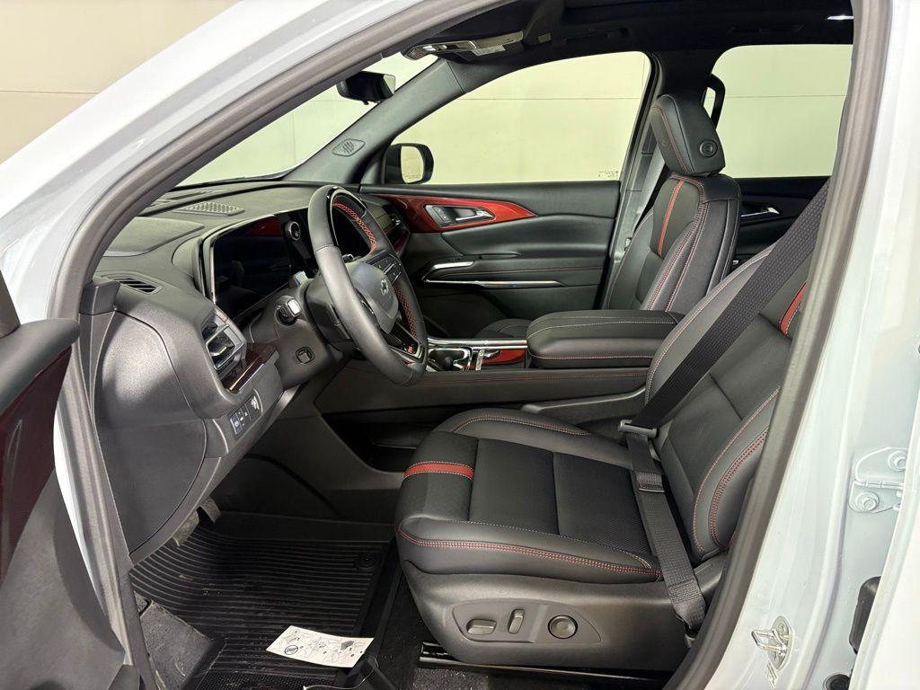 new 2026 Chevrolet Traverse car, priced at $60,014